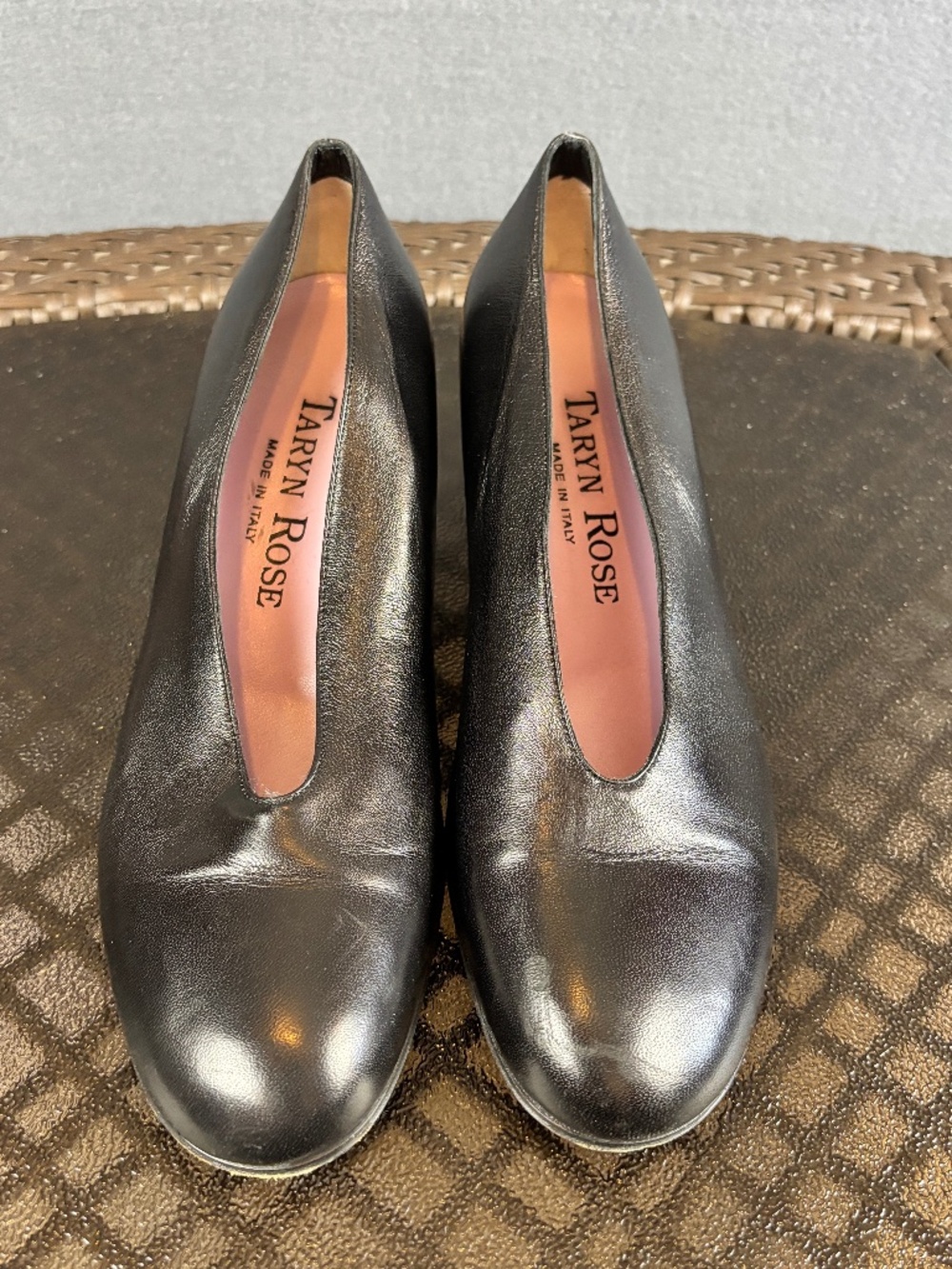 Taryn Rose Leather Slip On Pumps Block Heel Size 38.5M/US 9